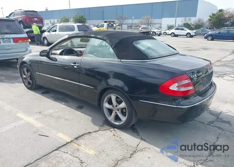 2005 Mercedes-Benz Clk 320 z USA, uszkodzony, nr VIN WDBTK65J25F160833